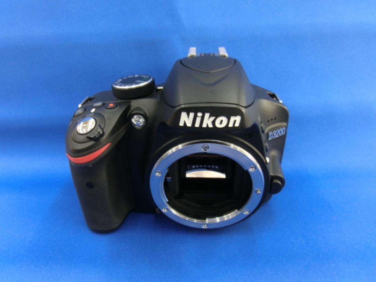 ストア通販 (ニコン) Nikon D3200 ﾎﾞﾃﾞｨ ﾌﾞﾗｯｸ【カメラ デジタル一眼