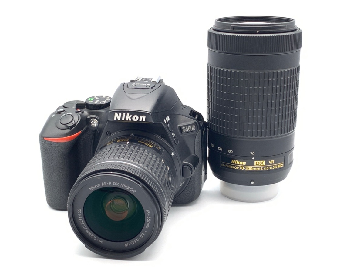 Nikon D5600 ダブルズームキット　2020.2月まで保証あり