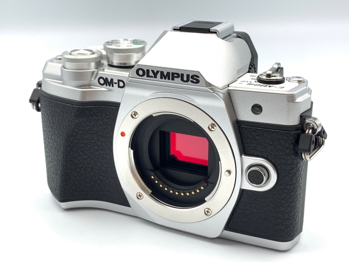 OM-D E-M10 Mark III (ボディ少々不具合有り) - デジタルカメラ