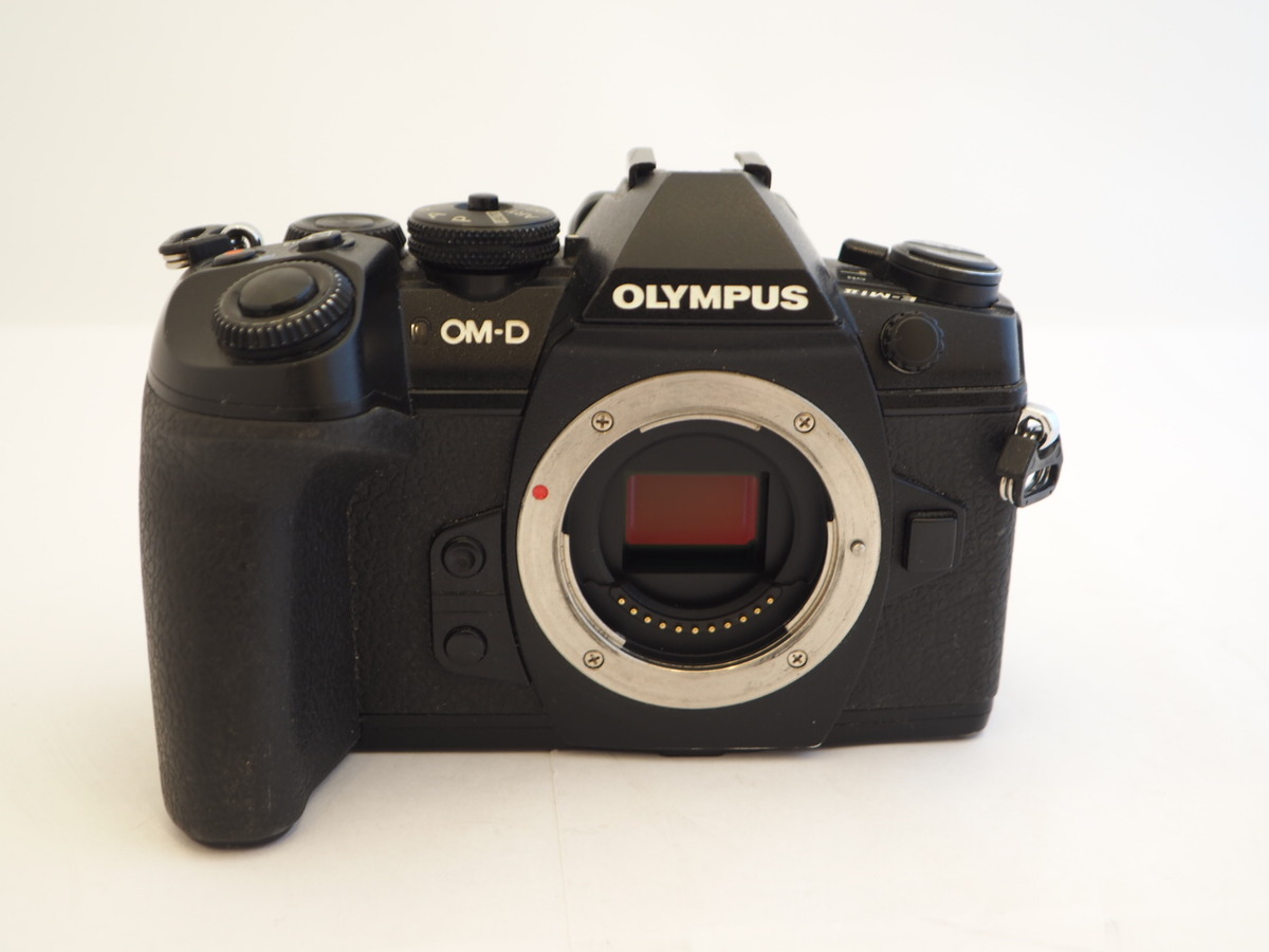 OLYMPUS OM-D E-M1 ボディ - デジタルカメラ