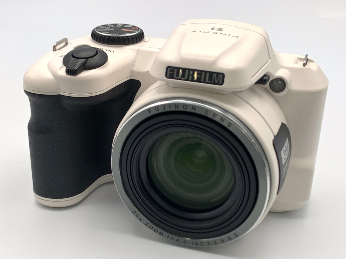 価格.com - 富士フイルム FinePix F550EXR [ホワイト] 価格比較